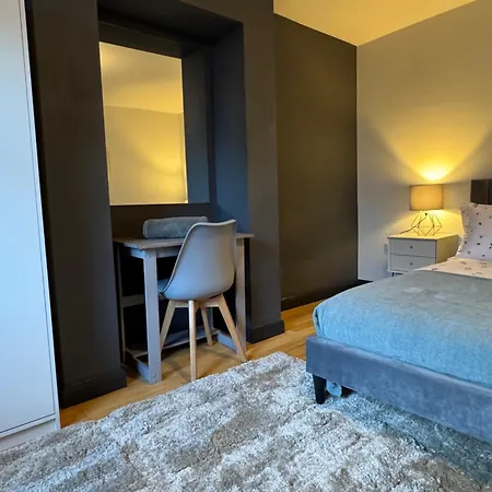 Apartment One Bedroom Basement Flat *