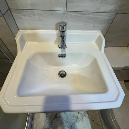 One Bedroom Basement Flat Apartment